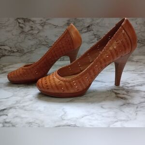 Andrew Geller Woven Leather Heels Size 8.5M